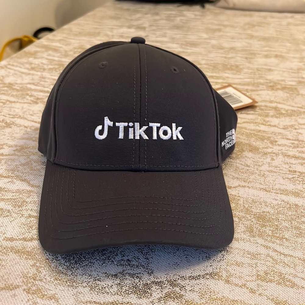 North Face “TikTok” adjustable Baseball hat - brand new!